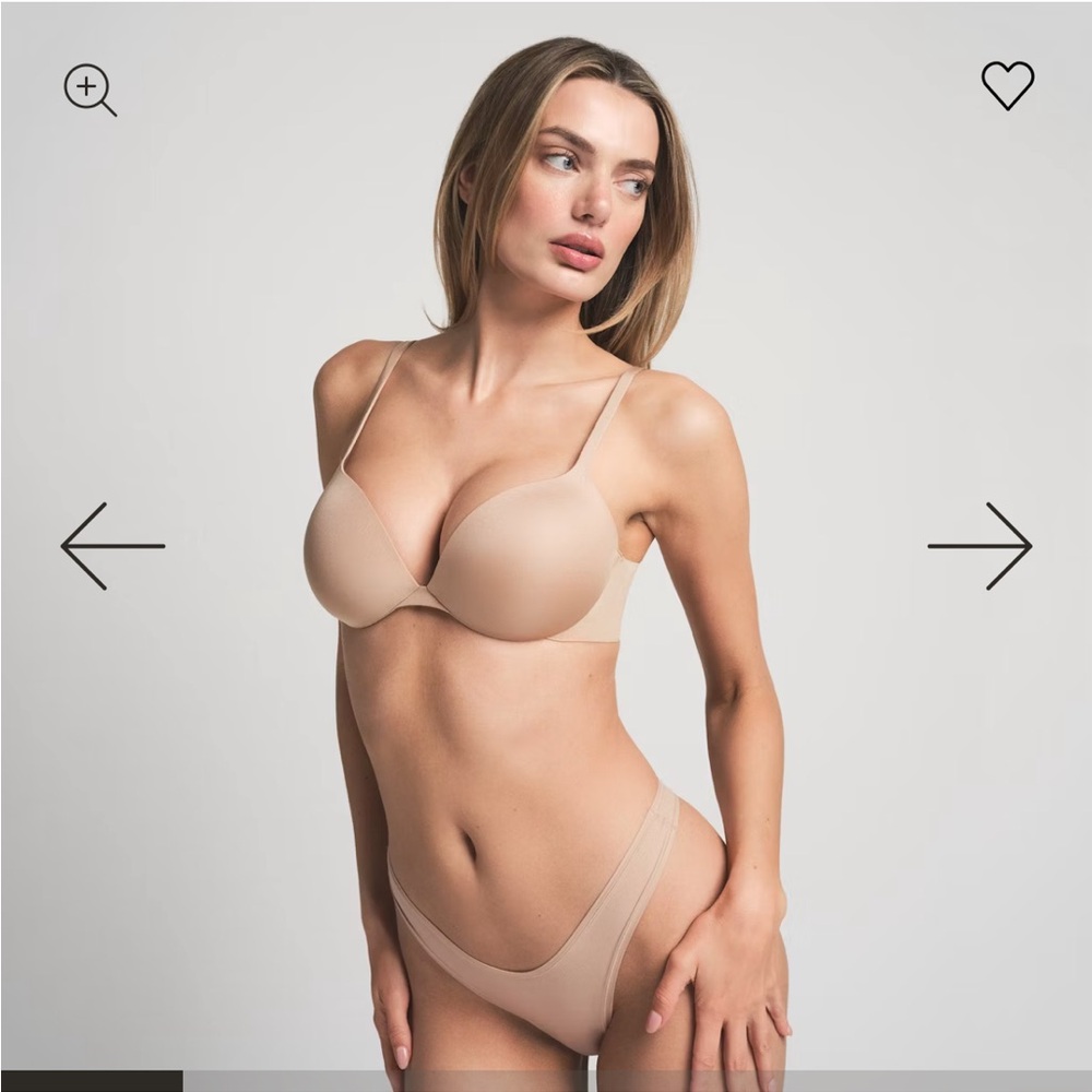 SKIMS Bra- Ultimate Push Up Plunge NWT